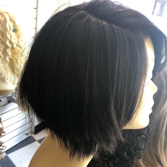 Wispy Layers Short bob Lace Wig main image 4